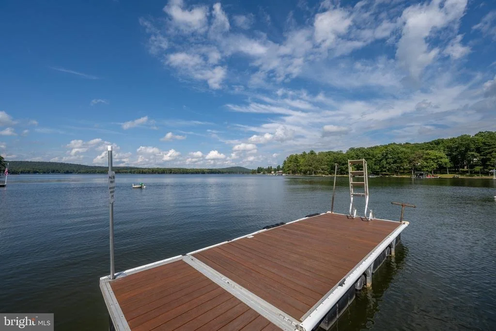 Photo of 925 PINE TREE POINT ROAD