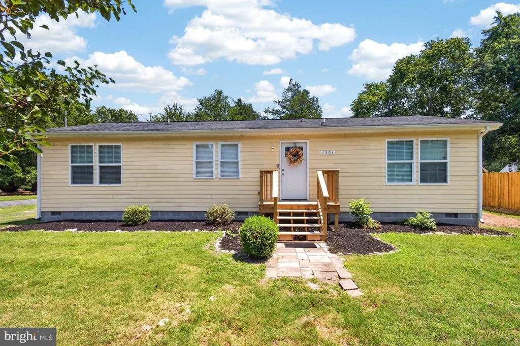 Photo of 1501 LAUREL DRIVE