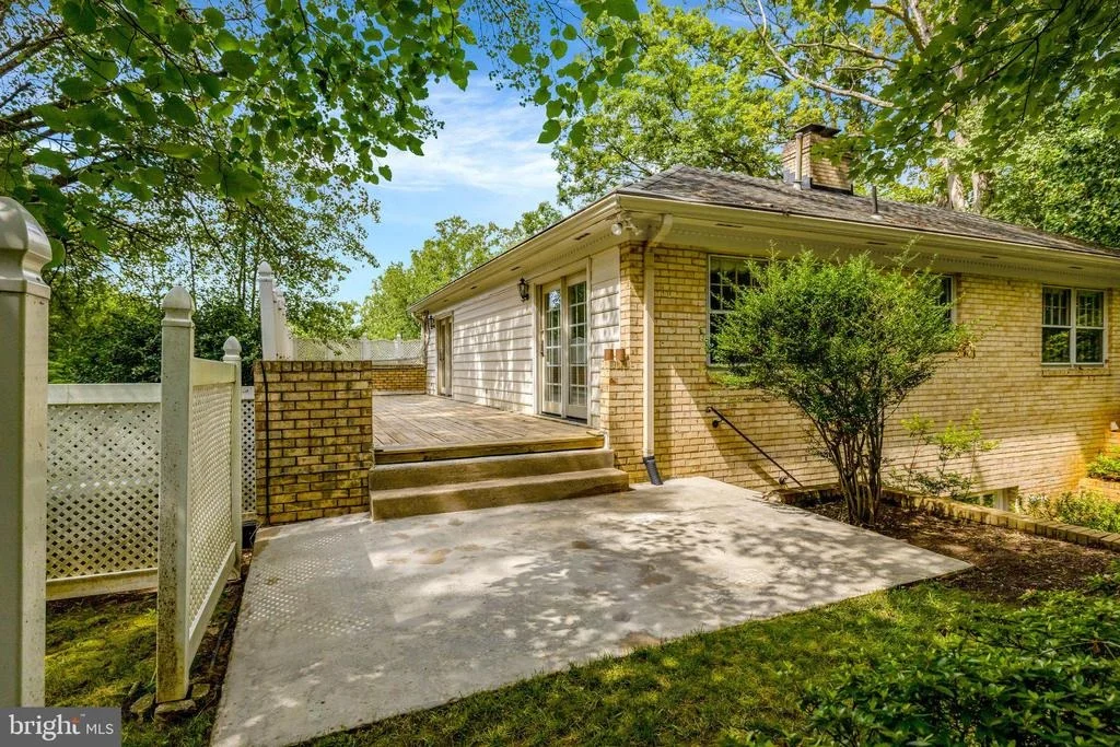 Photo of 1468 HIGHWOOD DRIVE