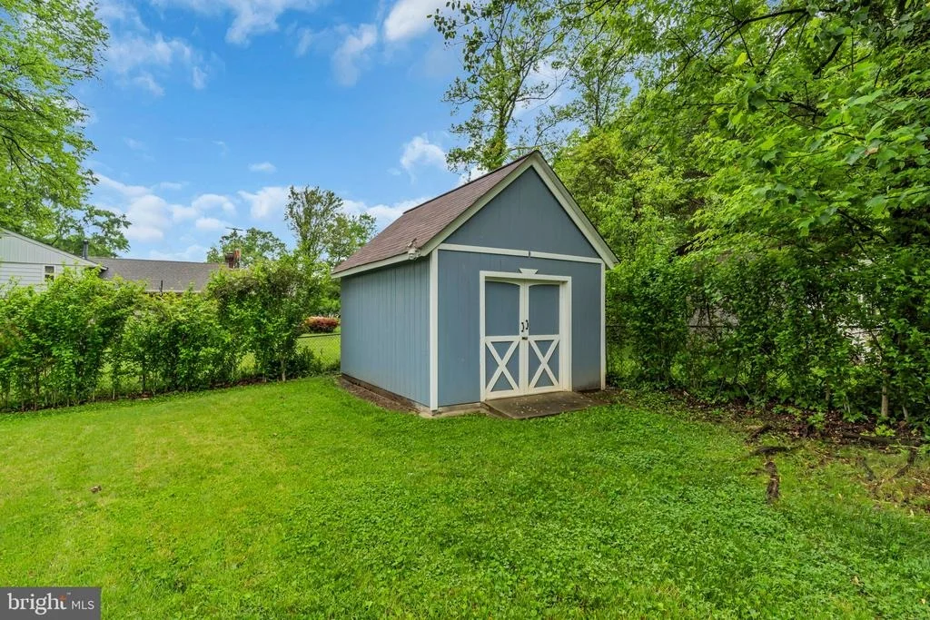 Photo of 6809 BRADDOCK ROAD