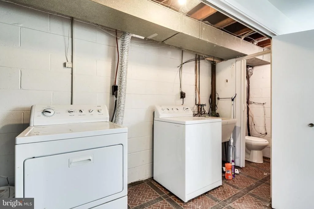 Photo of 937 GROVEHILL ROAD