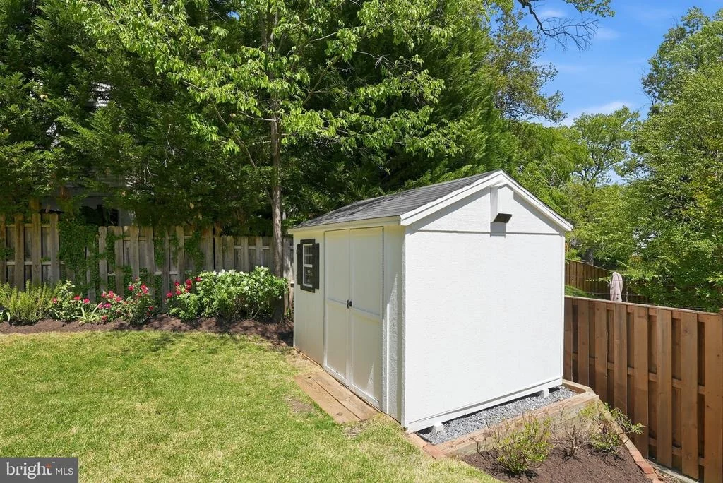 Photo of 6207 ADELAIDE DRIVE
