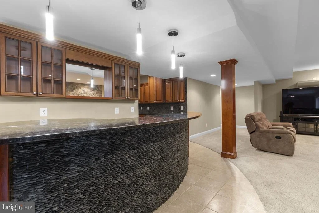 Photo of 370 EAGLE HILL ROAD