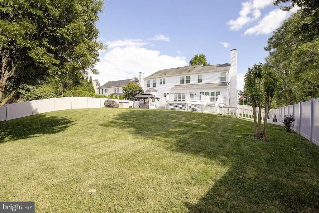 Photo of 2424 VALLEY BROOK LANE