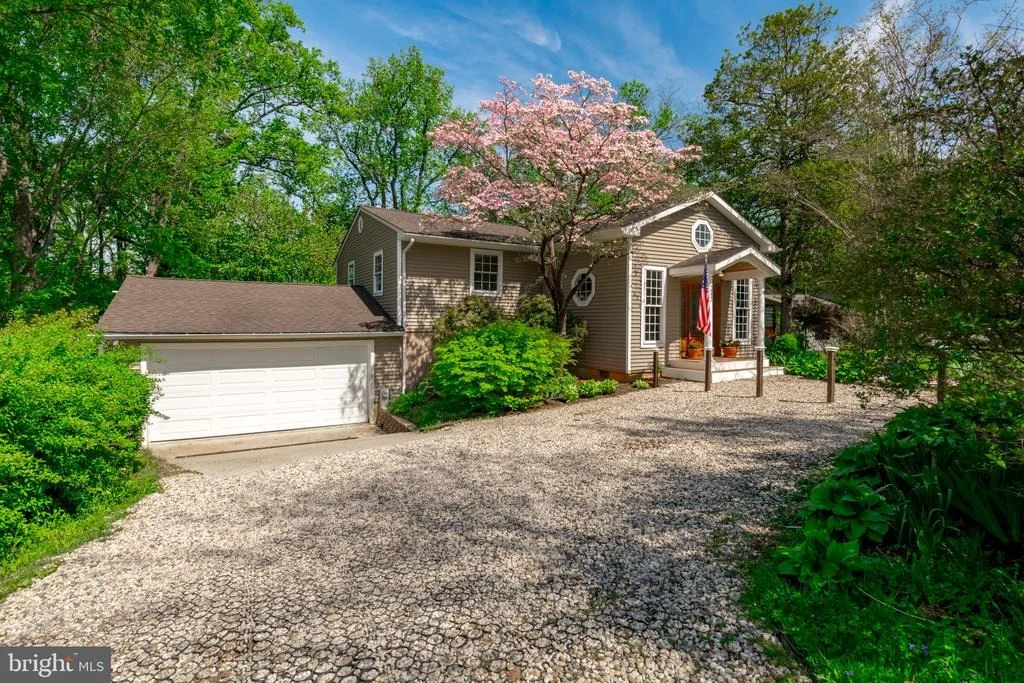 Photo of 1553 ASHCROFT LANE