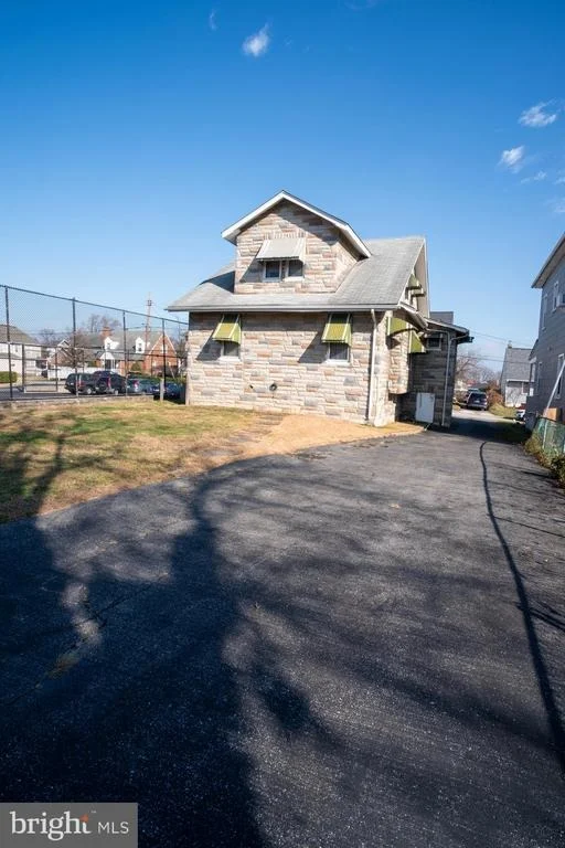 Photo of 1816 FAIRVIEW AVENUE