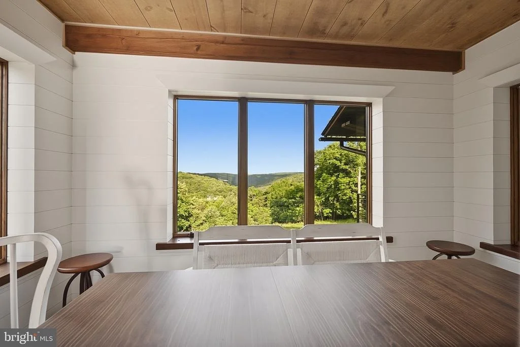 Photo of 415 NAZELROD ROAD