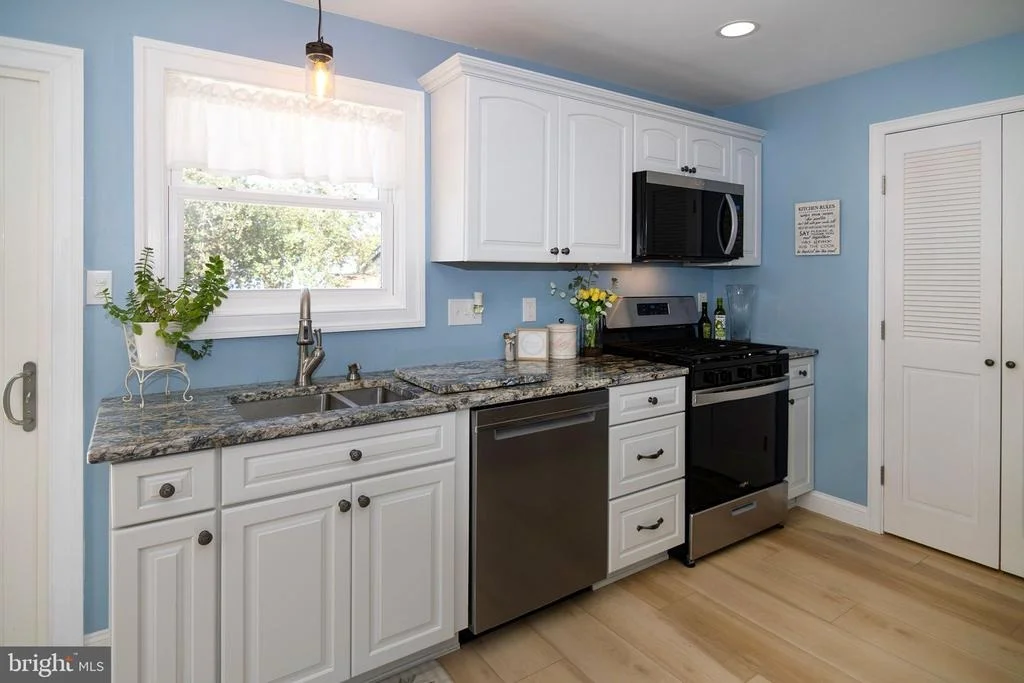 Photo of 611 JACKSON AVENUE
