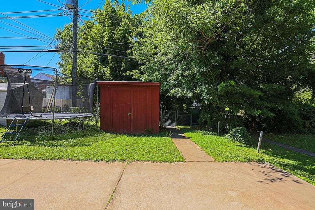 Photo of 3910 LABYRINTH ROAD