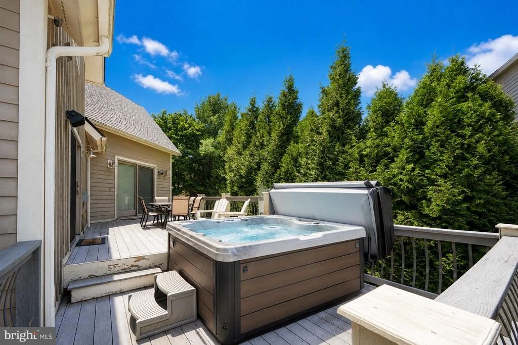 Photo of 250 LAKE POINTE DRIVE
