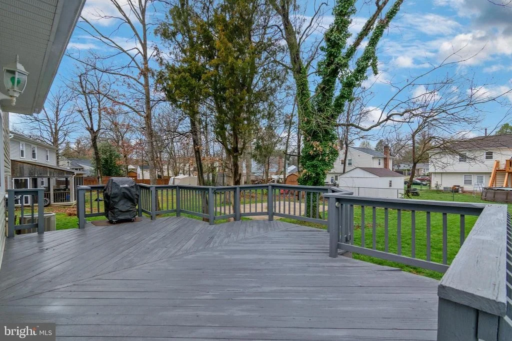 Photo of 9816 GREENVIEW LANE