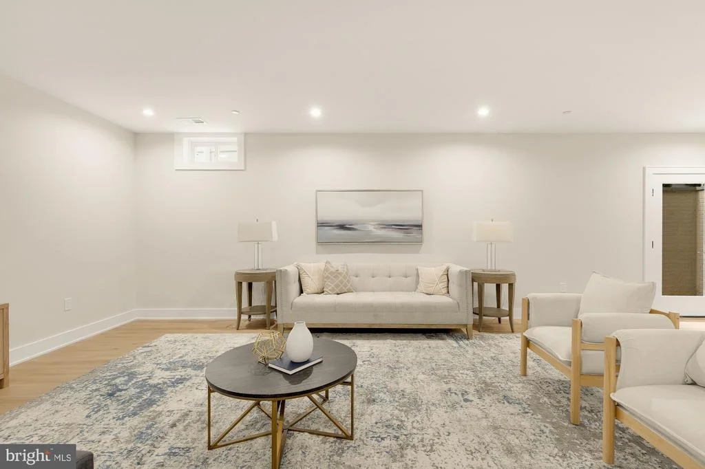 Photo of 9512 FOREST ROAD