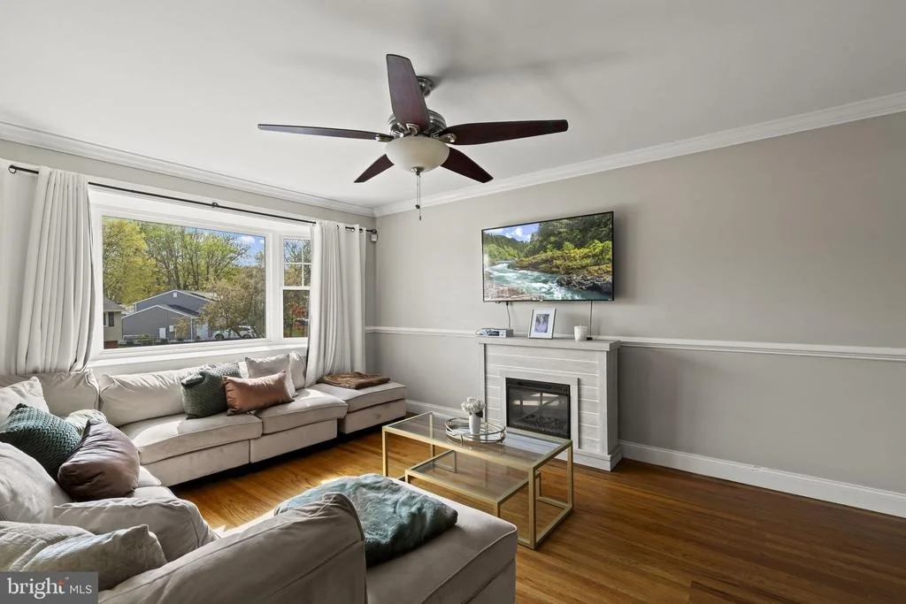 Photo of 111 E HEMMINGS WAY