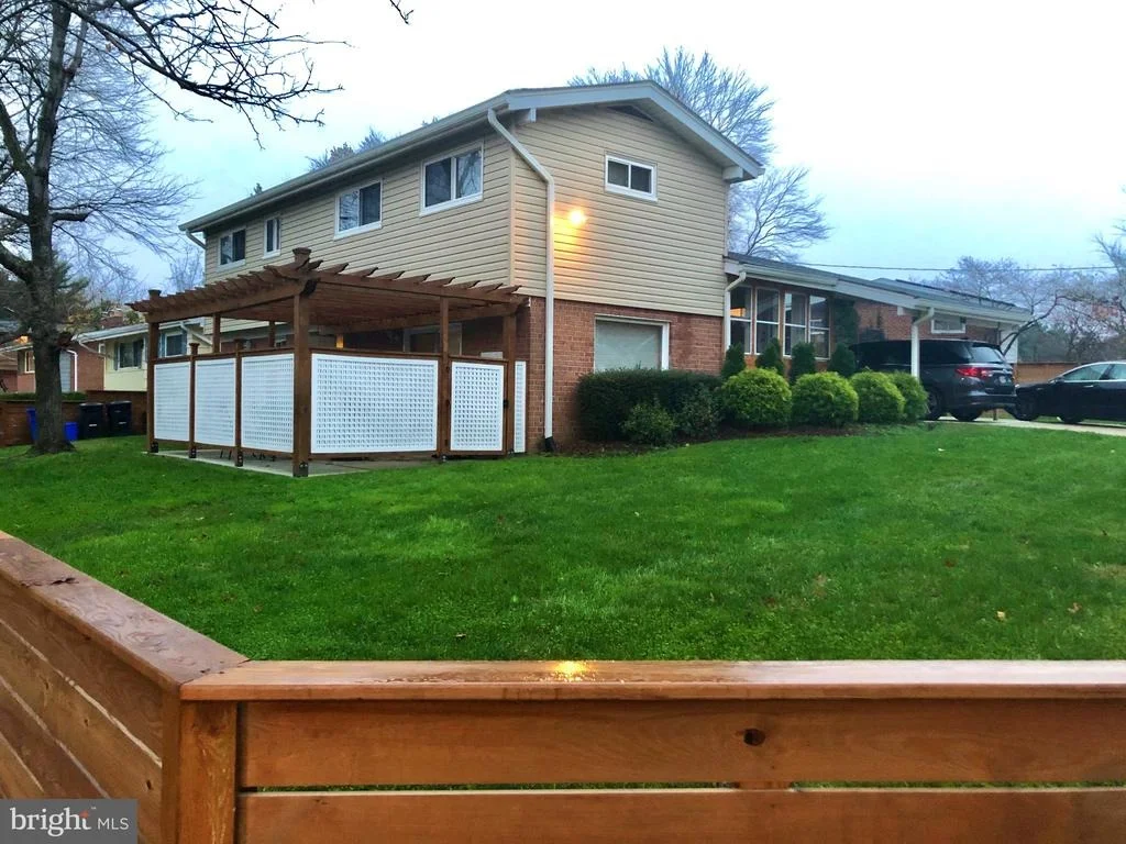 Photo of 800 HILLSBORO DRIVE
