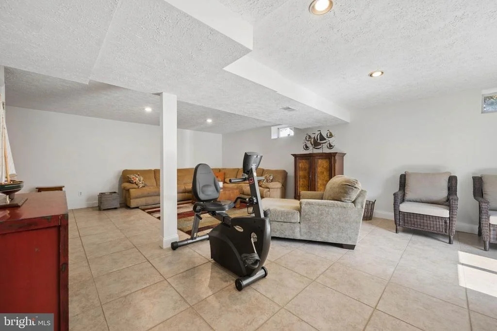 Photo of 6305 DERBY CIRCLE