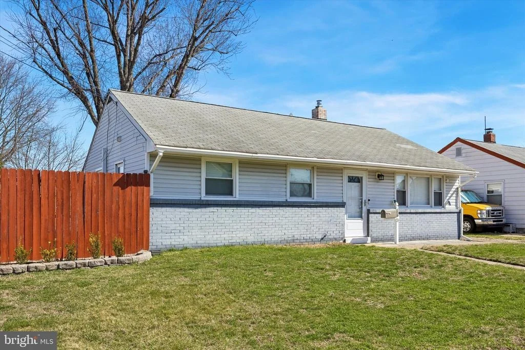 Photo of 463 COLONIAL ROAD