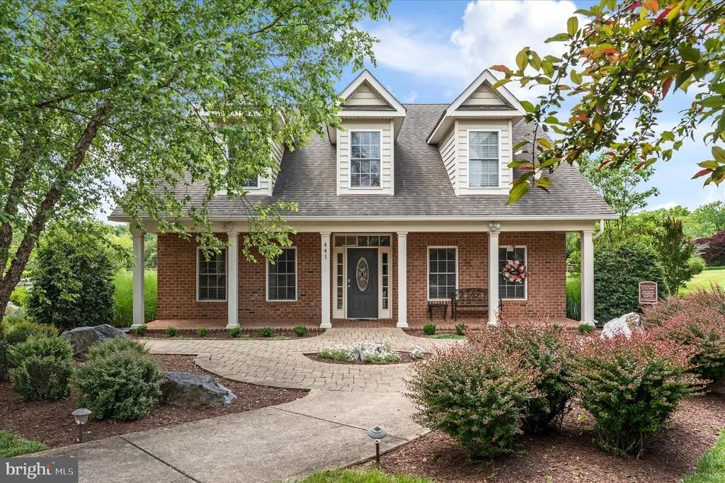 Photo of 103 BLEEDING HEART DRIVE