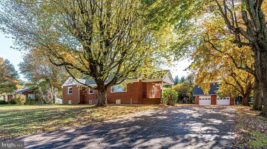 Photo of 8993 MEADOWVIEW DRIVE