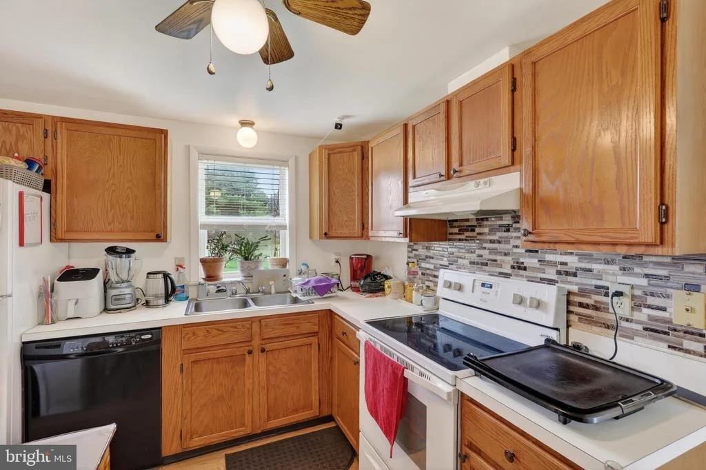 Photo of 5821 ROBIN STREET