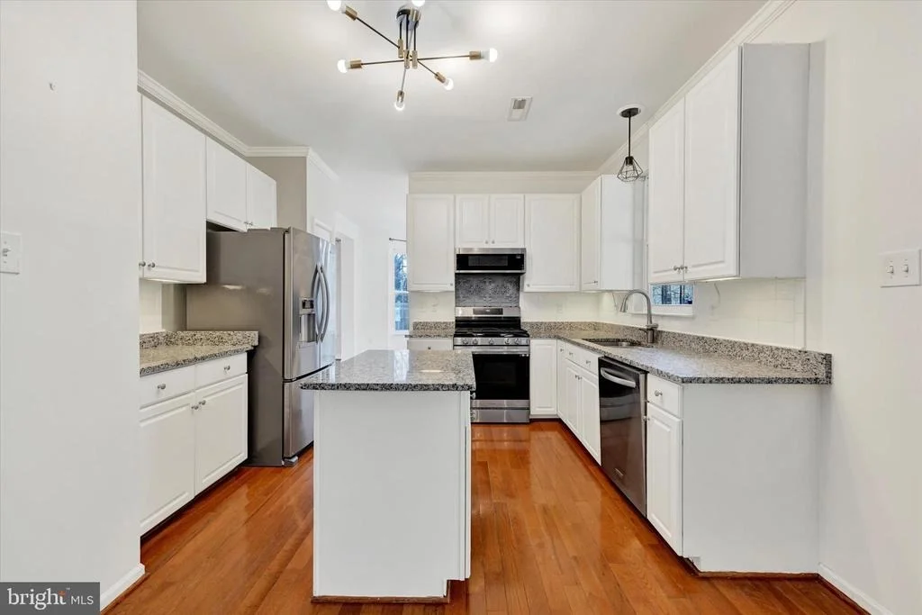 Photo of 1590 CHAPMAN ROAD