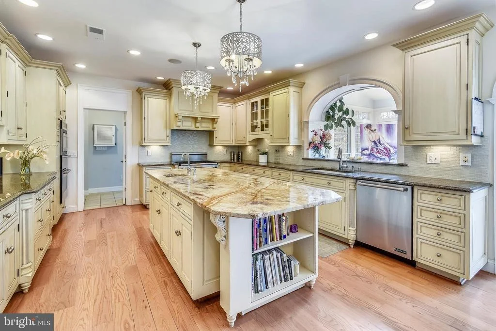 Photo of 2091 HUNTERS CREST WAY