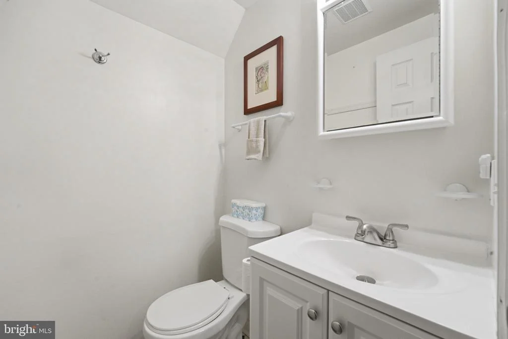 Photo of 15108 CENTERGATE DRIVE