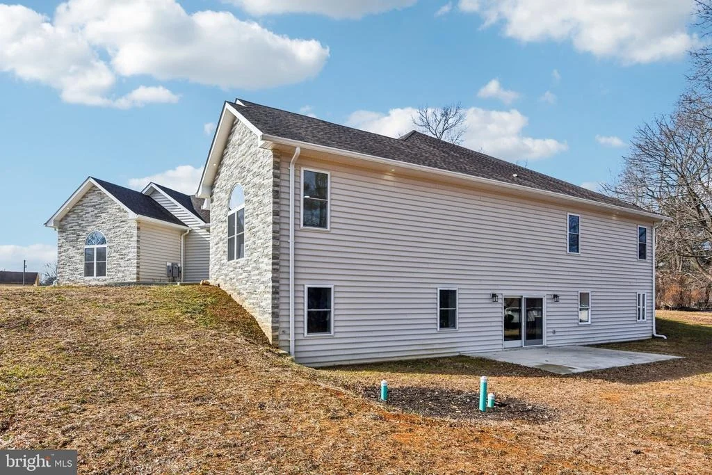 Photo of 8325 GROVE ANGLE ROAD