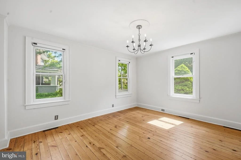 Photo of 606 KINGS HIGHWAY