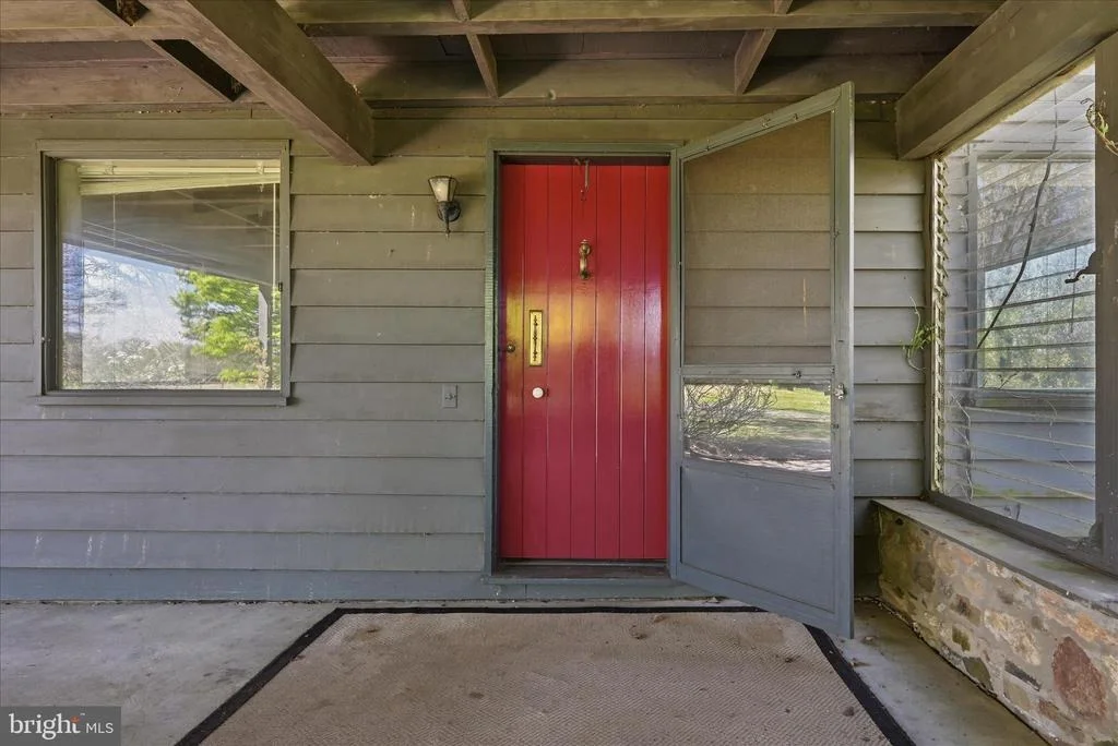 Photo of 2517 FIVE POINTS ROAD
