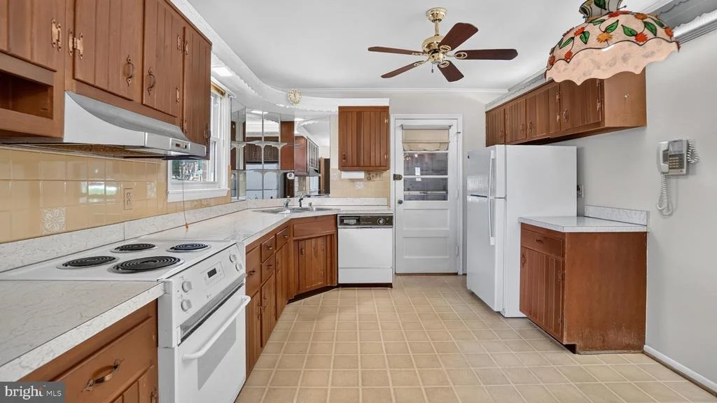 Photo of 3131 CASTLELEIGH ROAD