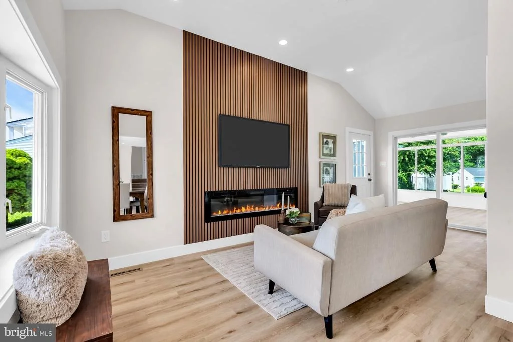 Photo of 103 CARVER DRIVE