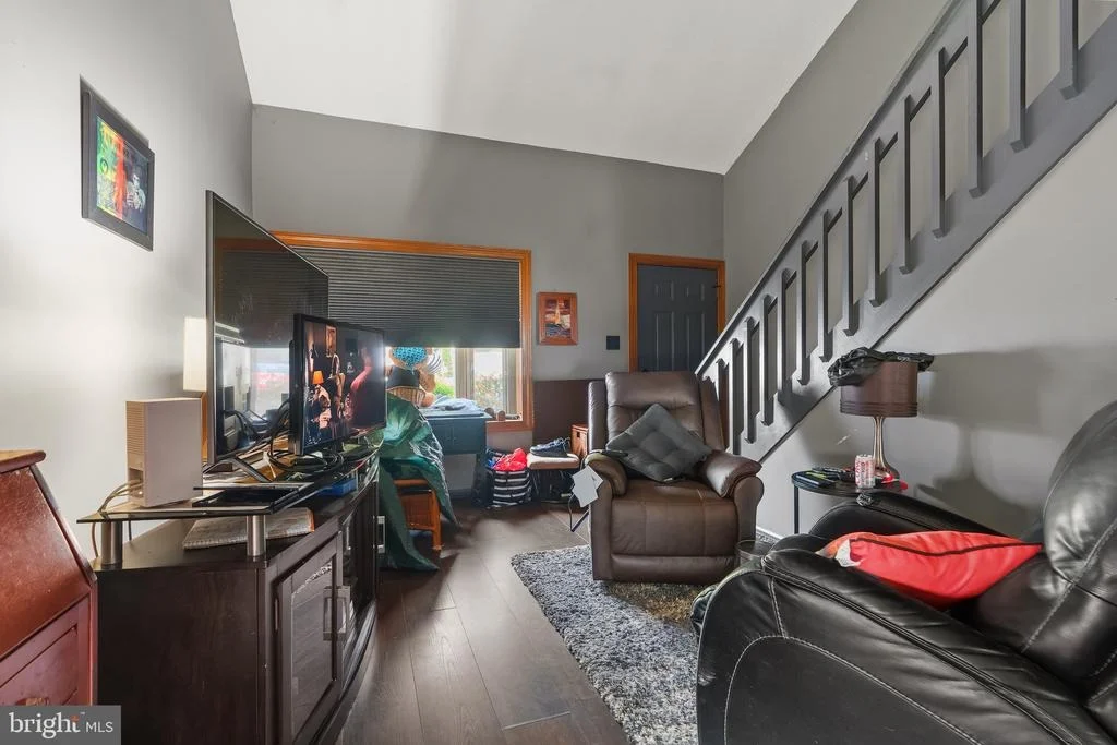 Photo of 6 LANFORD ROAD