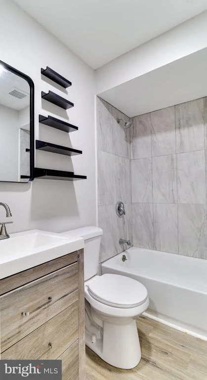 Photo of 10 DAVIS AVENUE