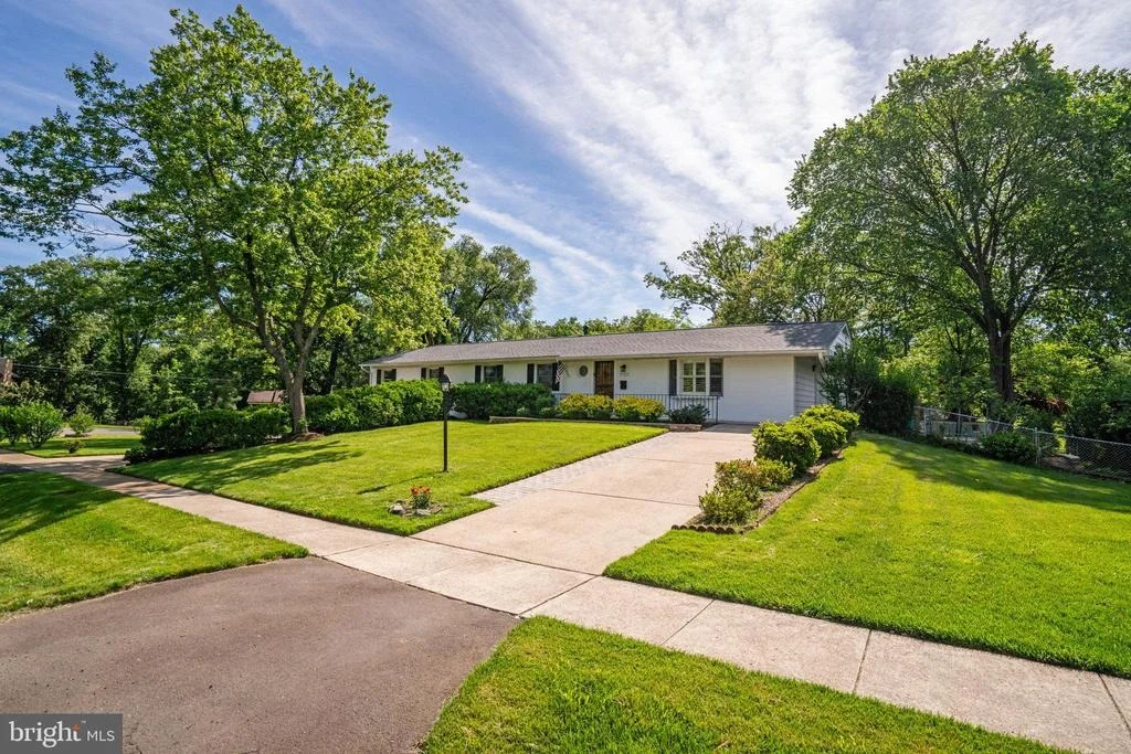 Photo of 5101 AMPTHILL DRIVE