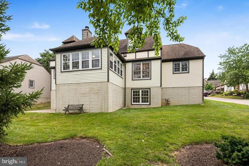 Photo of 2379 BEAR DEN ROAD