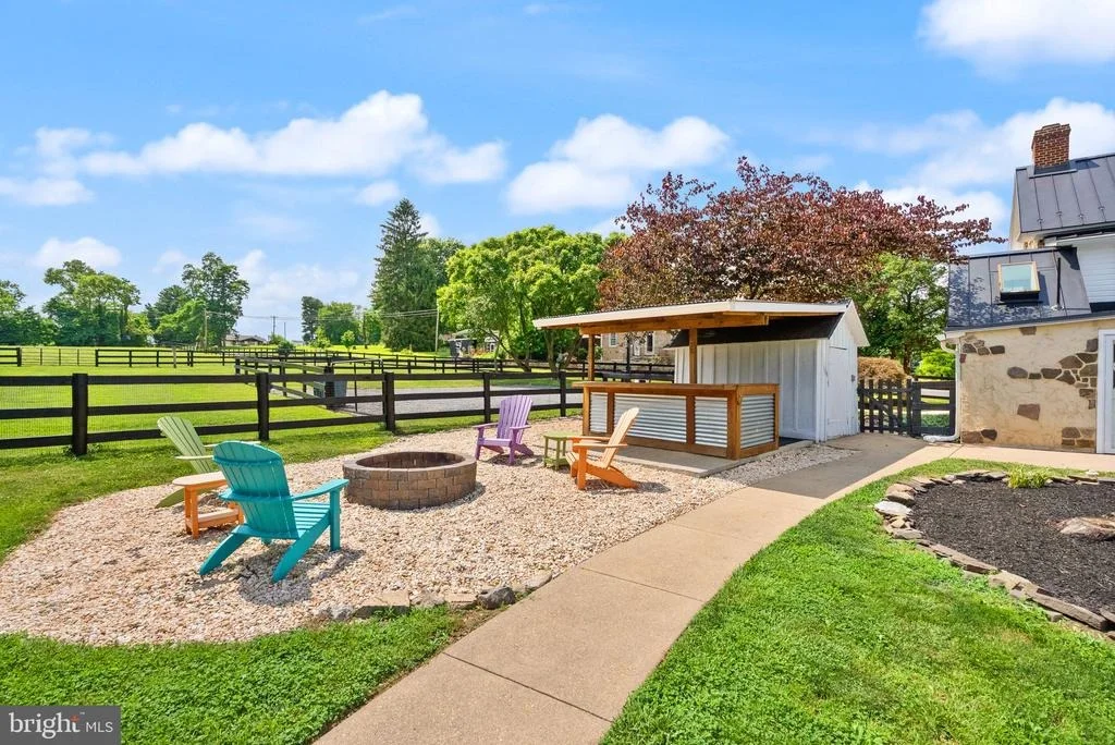 Photo of 20596 AIRMONT ROAD