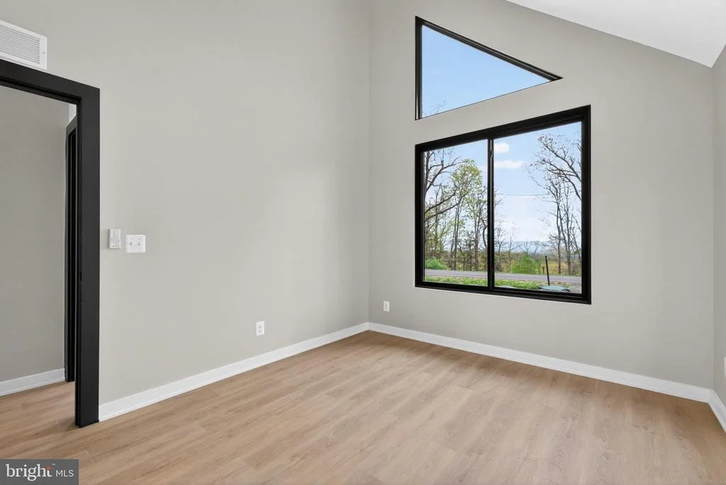 Photo of 4075 SUPINLICK RIDGE RD