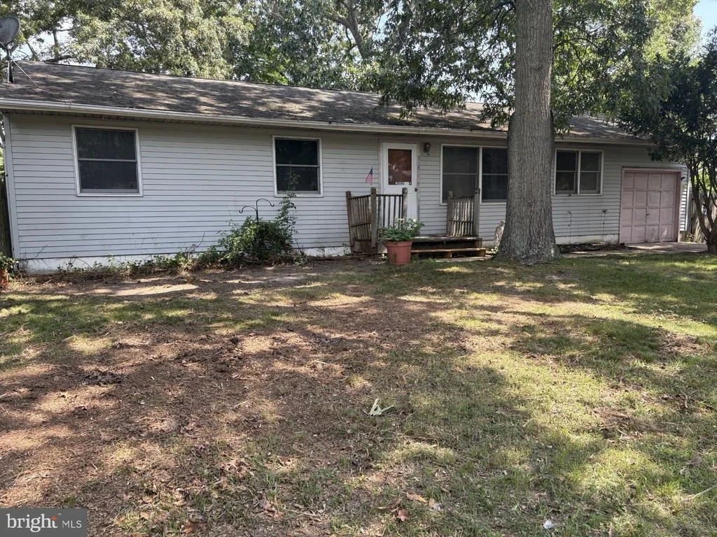 Photo of 318 LAUREL BOULEVARD