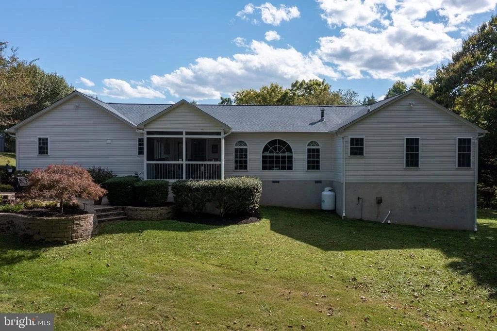 Photo of 4025 BECKYS WAY