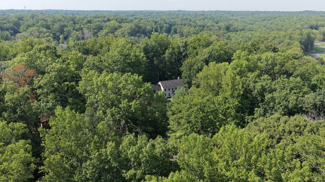 Photo of 8253 HONEYSUCKLE ROAD
