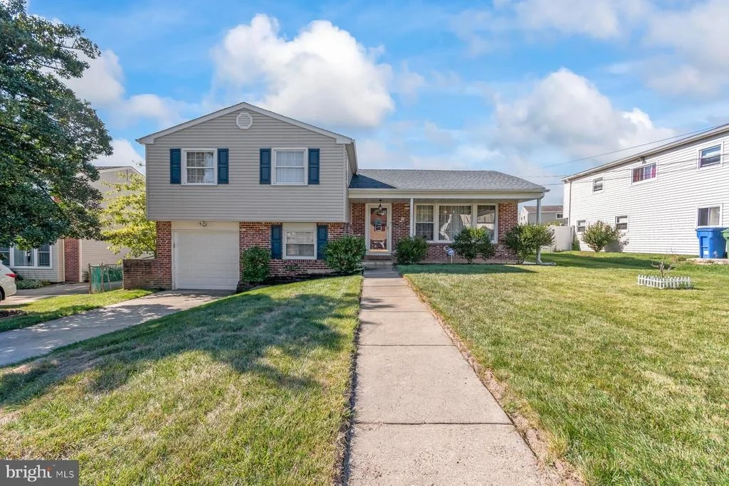 Photo of 12 COLGATE DRIVE