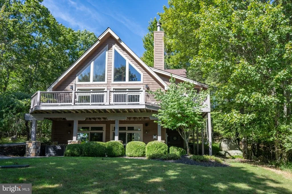 Photo of 431 MOUNTAINTOP ROAD