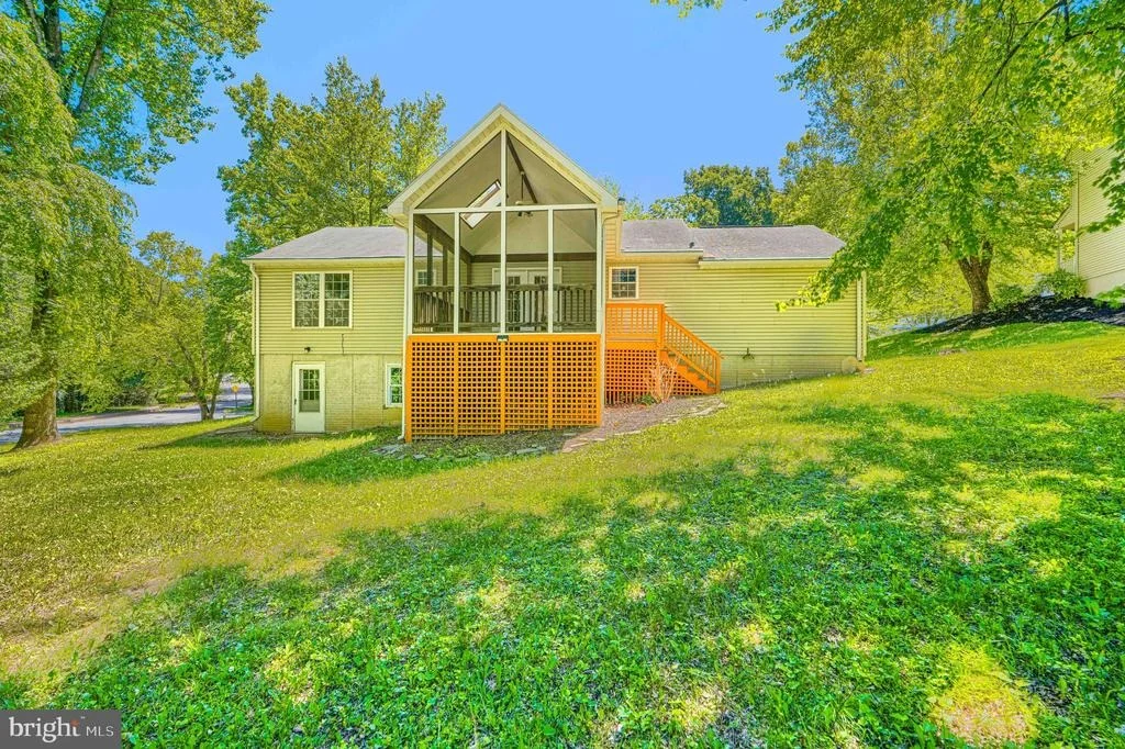 Photo of 1002 MIDVALE AVENUE