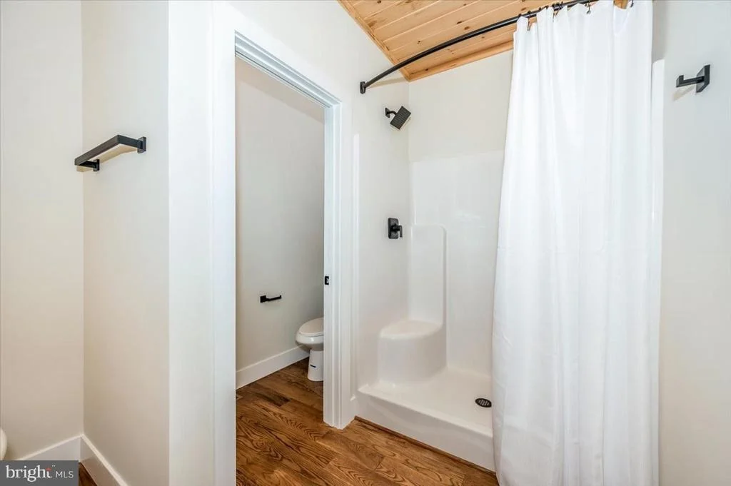 Photo of 460 SHADE TREE LANE
