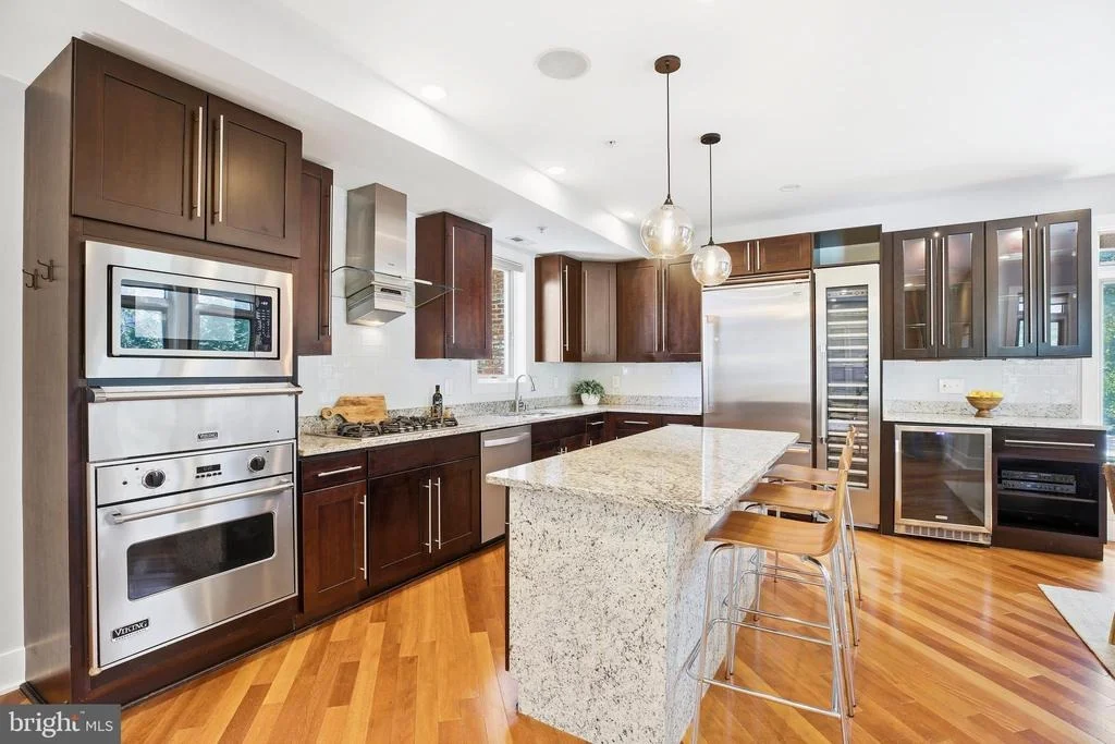 Photo of 915 3RD STREET NE