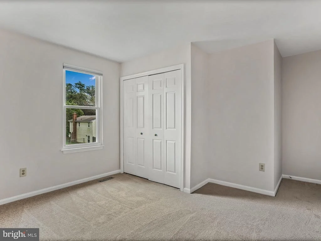 Photo of 18712 ROLLING ACRES WAY