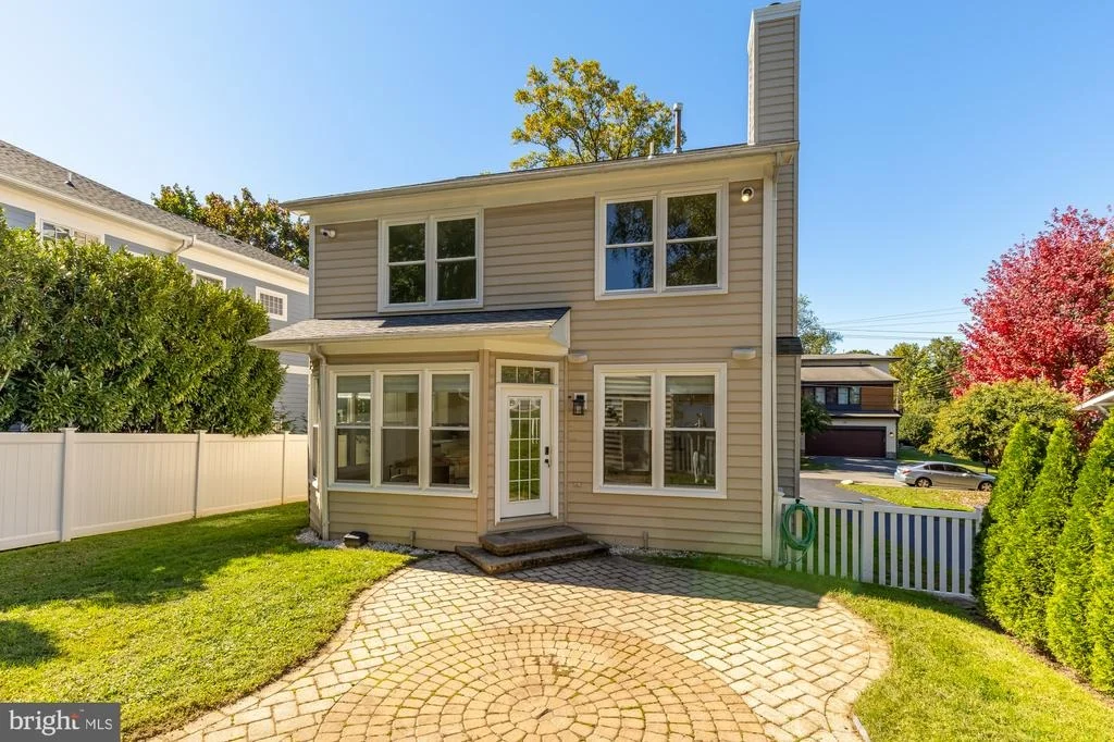 Photo of 1505 SPRING VALE AVENUE