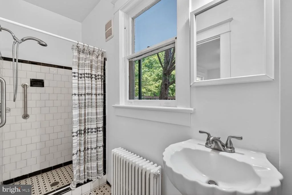 Photo of 4425 P STREET NW