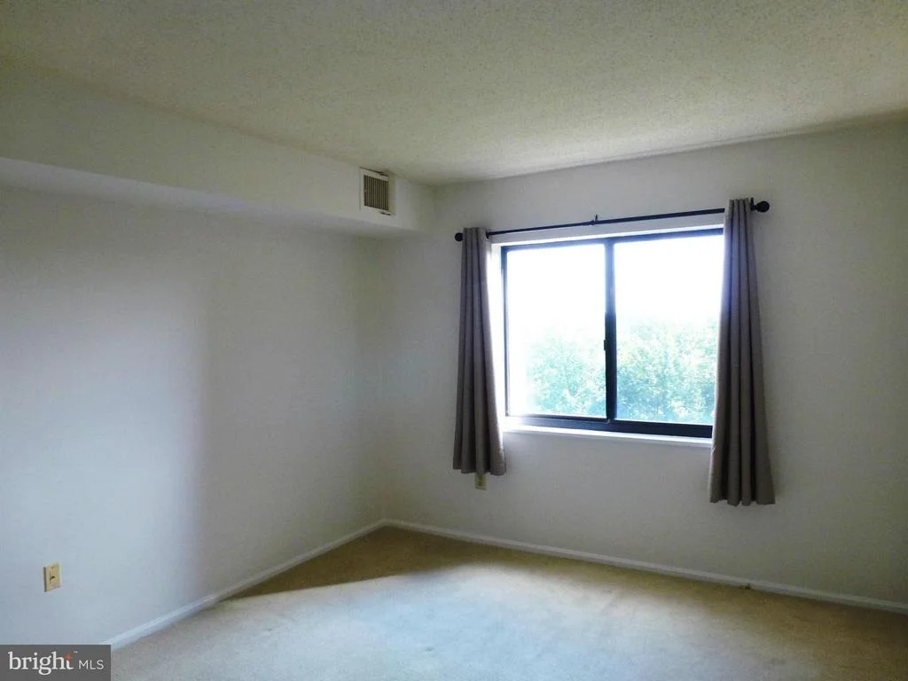 Photo of Unit 2902 at 15107 INTERLACHEN DRIVE