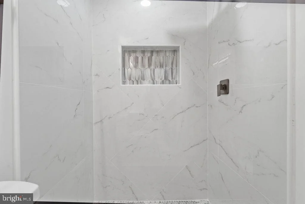 Photo of 5807 DADE STREET